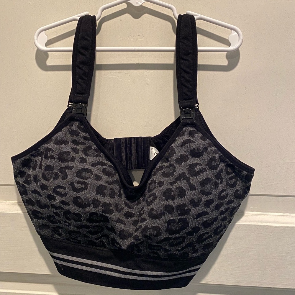 Momcozy Hands Free Pumping Bra